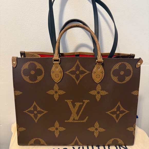 Louis Vuitton GIANT OnTheGo GM Tote - Picture 4 of 8